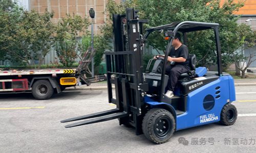 Hydrogen Fuel Cell Forklift3